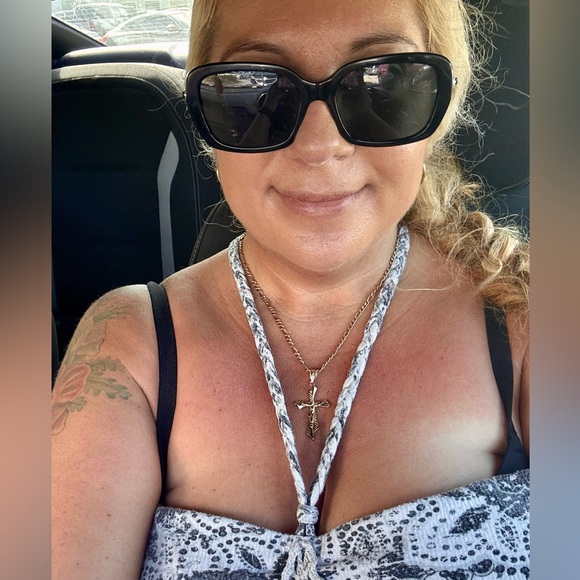 Meet your Posher, Erika - Picture 5 of 6